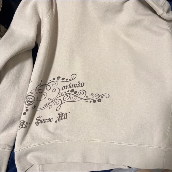 Zip up - Picture 2 of 3